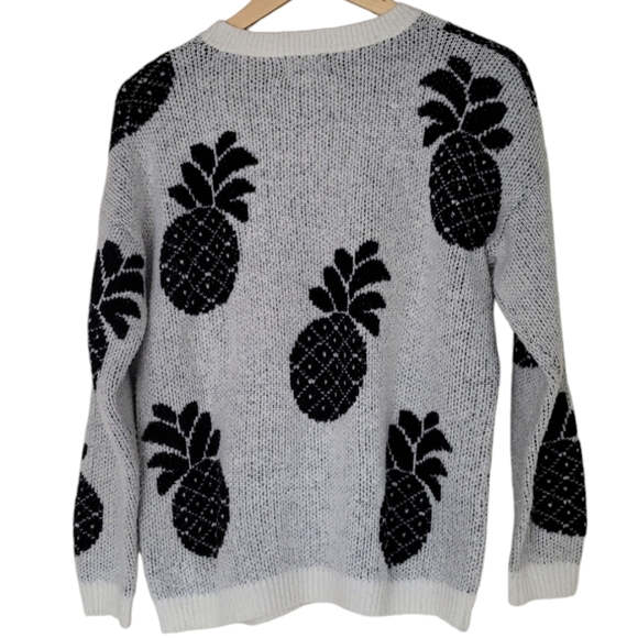 Dreamers acrylic pineapple sweater - Picture 3 of 8